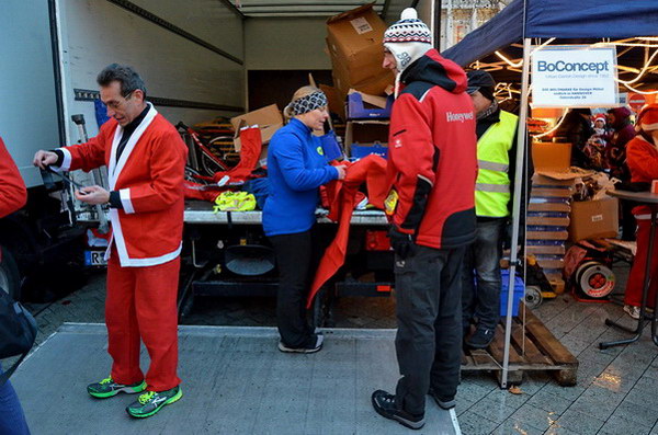 SantaRun   002.jpg